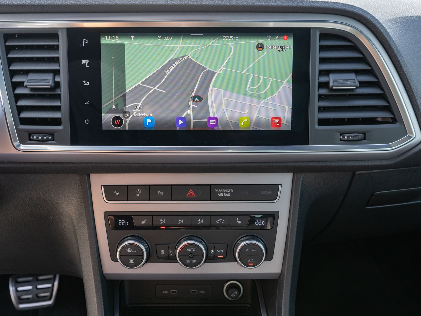 Fahrzeugabbildung SEAT Ateca FR 2.0TSI 4Drive DSG Navi RFK PANO Stdhzg
