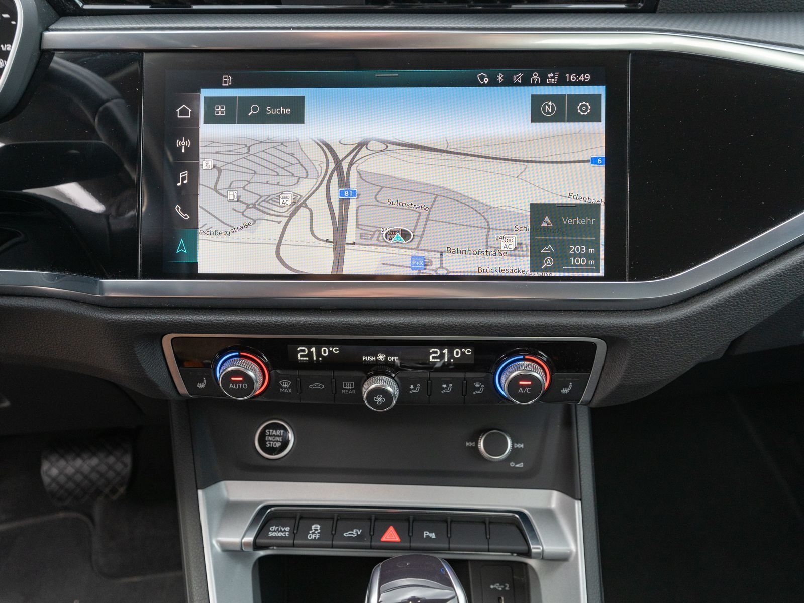 Fahrzeugabbildung Audi Q3 45TFSI e Stronic NAVI LED RFK ACC VC SHZ