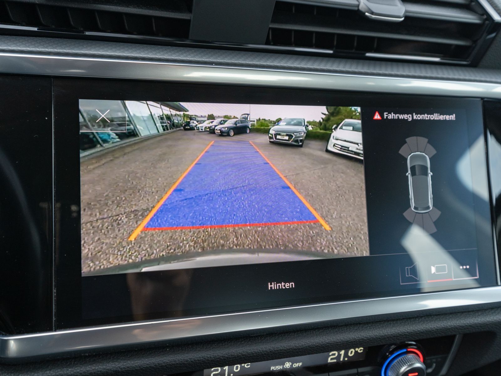 Fahrzeugabbildung Audi Q3 45TFSI e Stronic NAVI LED RFK ACC VC SHZ