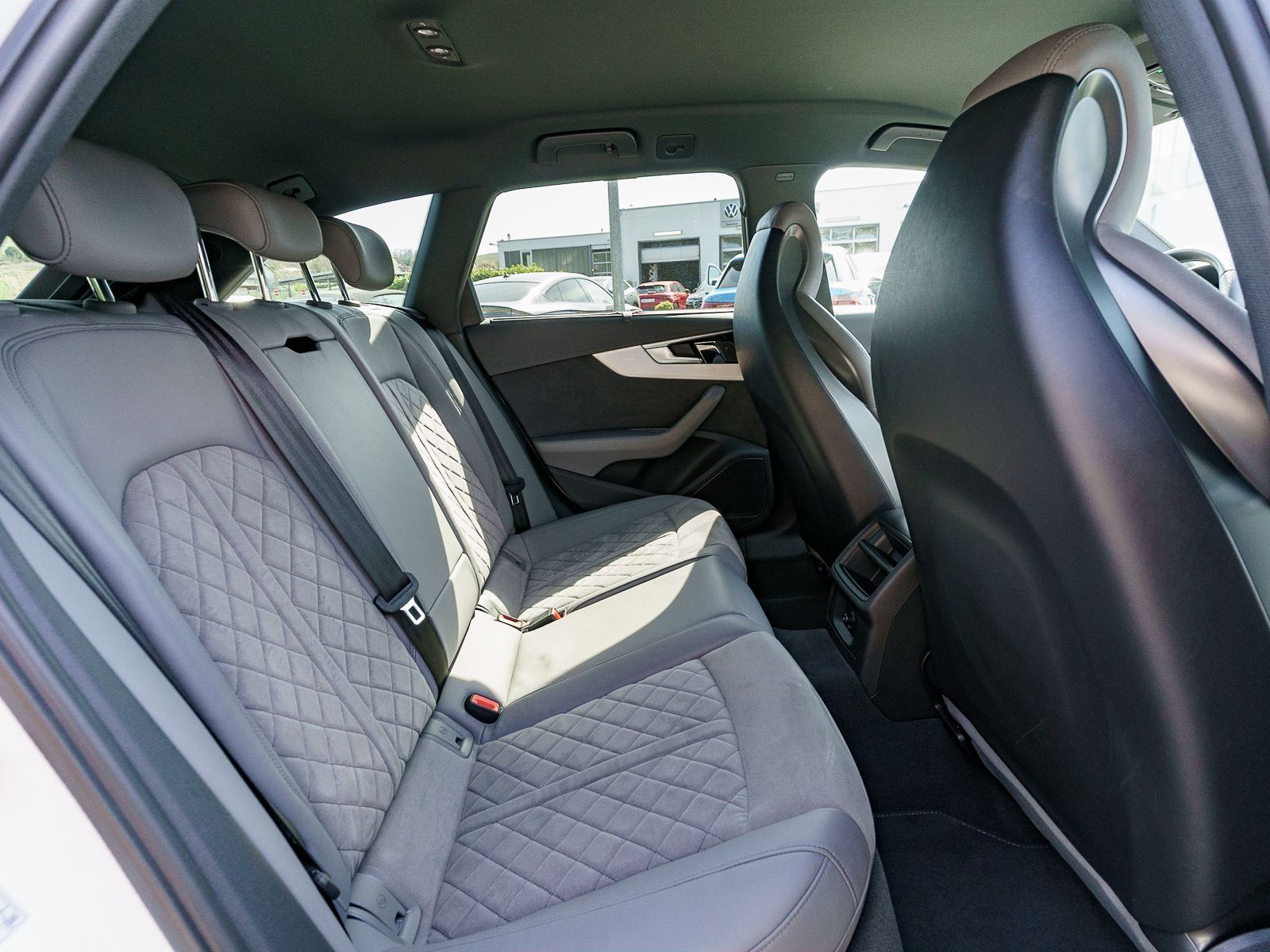 Fahrzeugabbildung Audi S4 Avant quattro 3.0 TDI Navi LED B&O AHK ACC