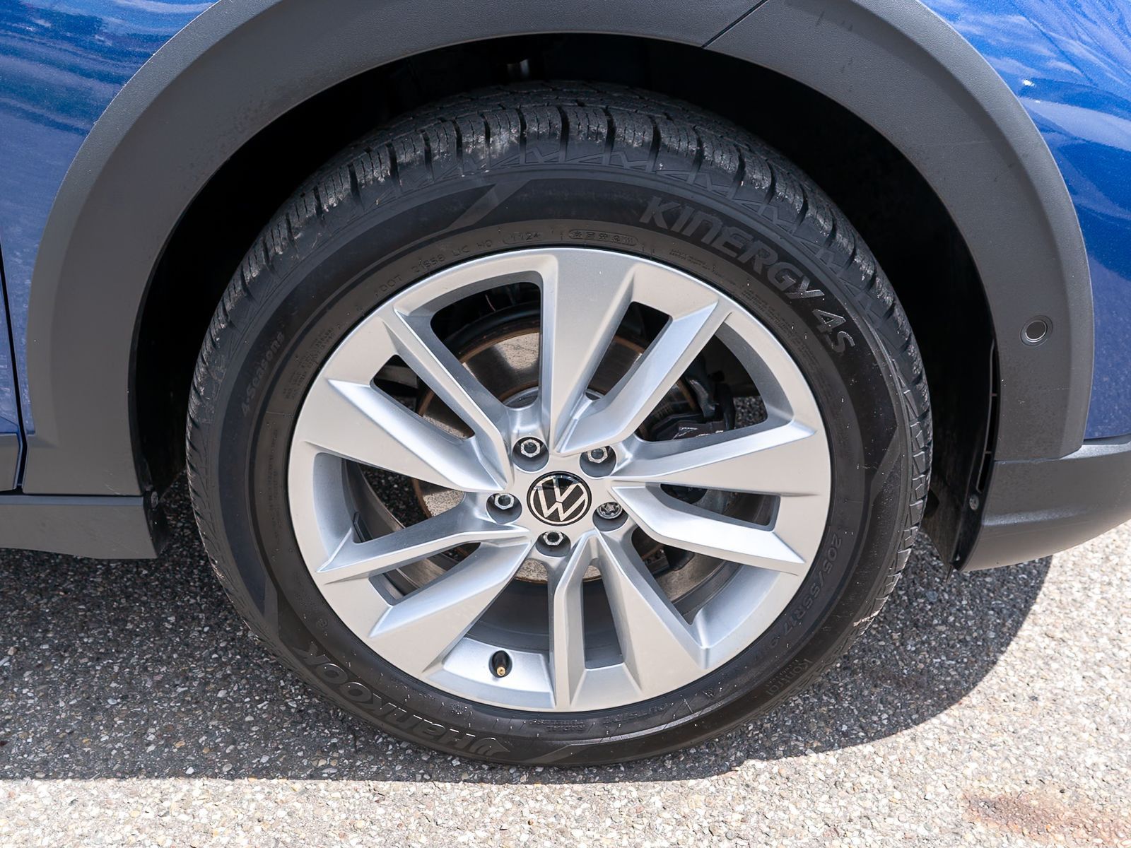 Fahrzeugabbildung Volkswagen Taigo MOVE 1.5 TSI DSG Navi LED VC RFK AHK