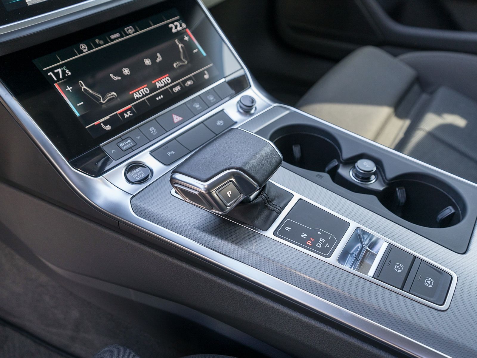 Fahrzeugabbildung Audi A6 Avant S line 40TDI Stronic Nav LED ACC PDC VC