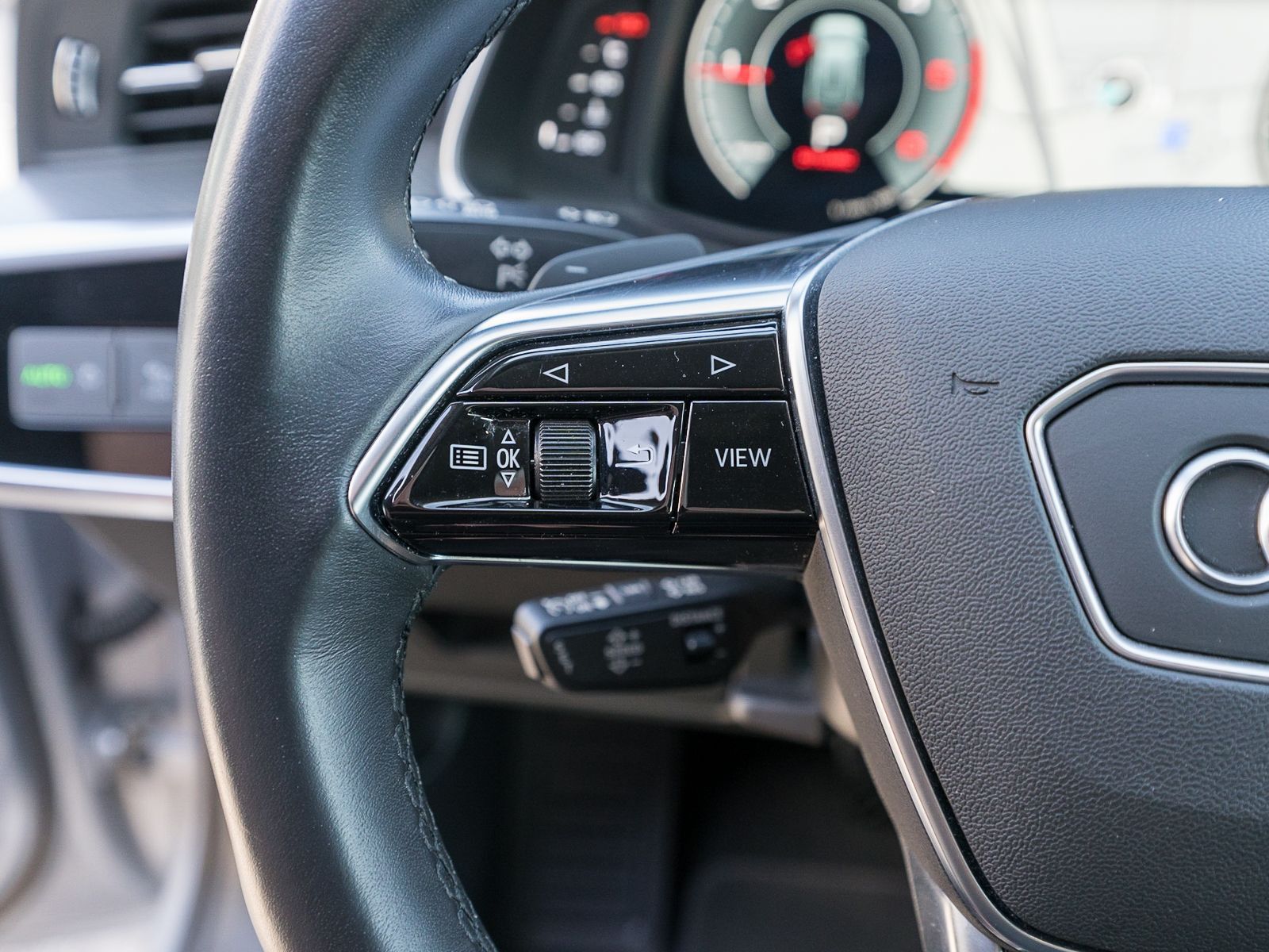 Fahrzeugabbildung Audi A6 Avant S line 40TDI Stronic Nav LED ACC PDC VC