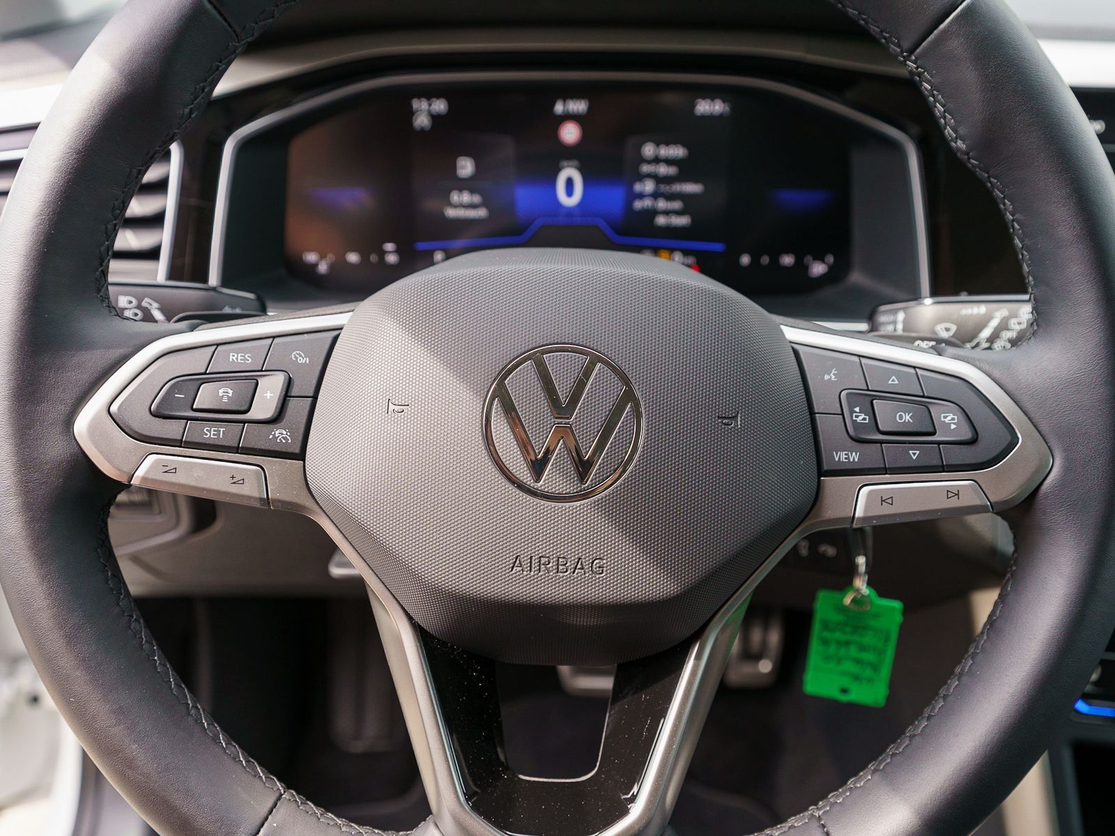 Fahrzeugabbildung Volkswagen Polo MOVE 1.0 TSI DSG Navi LED RFK ACC AHK