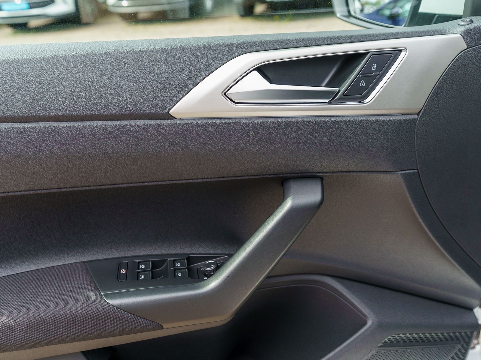 Fahrzeugabbildung Volkswagen Polo MOVE 1.0 TSI DSG Navi LED RFK ACC AHK