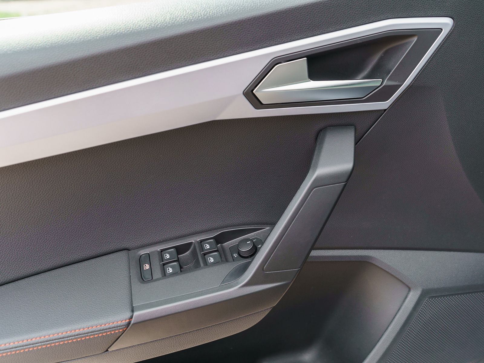 Fahrzeugabbildung SEAT Ibiza FR 1,0TSI DSG Dinamica LED RFK NAVI ACC VC