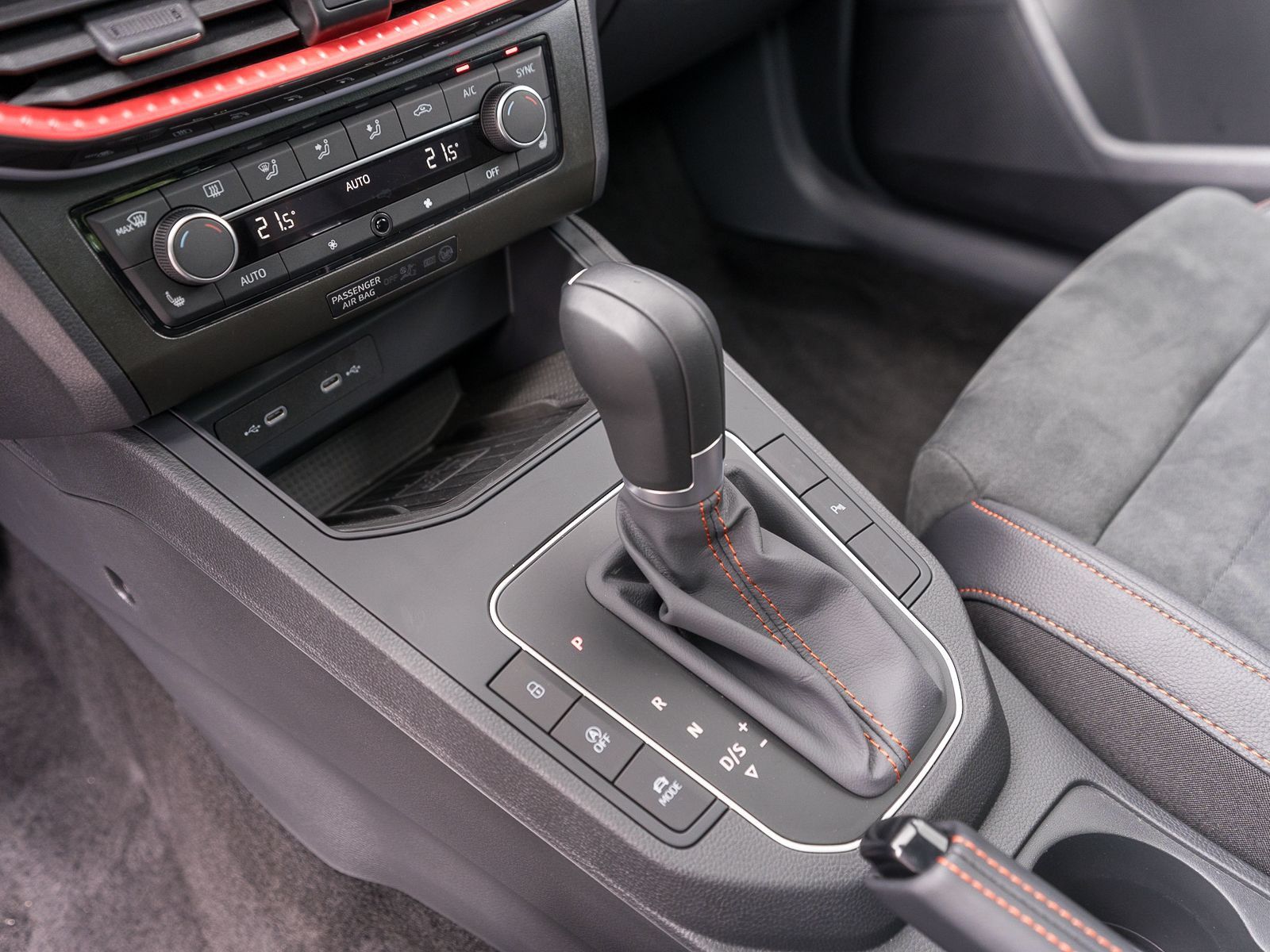 Fahrzeugabbildung SEAT Ibiza FR 1,0TSI DSG Dinamica LED RFK PANO ACC VC