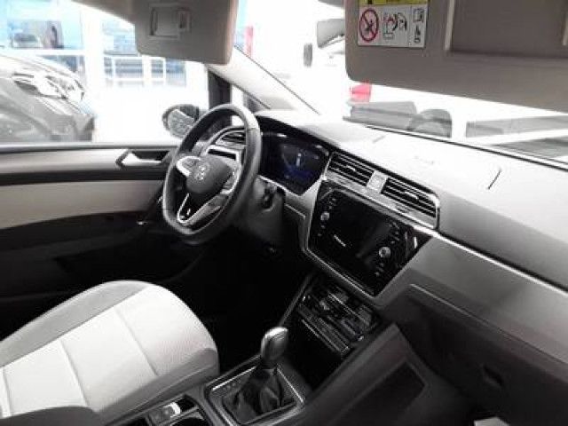 Fahrzeugabbildung Volkswagen Touran Comfortline 1.5TSI DSG Nav RFK ACC AHK 7S