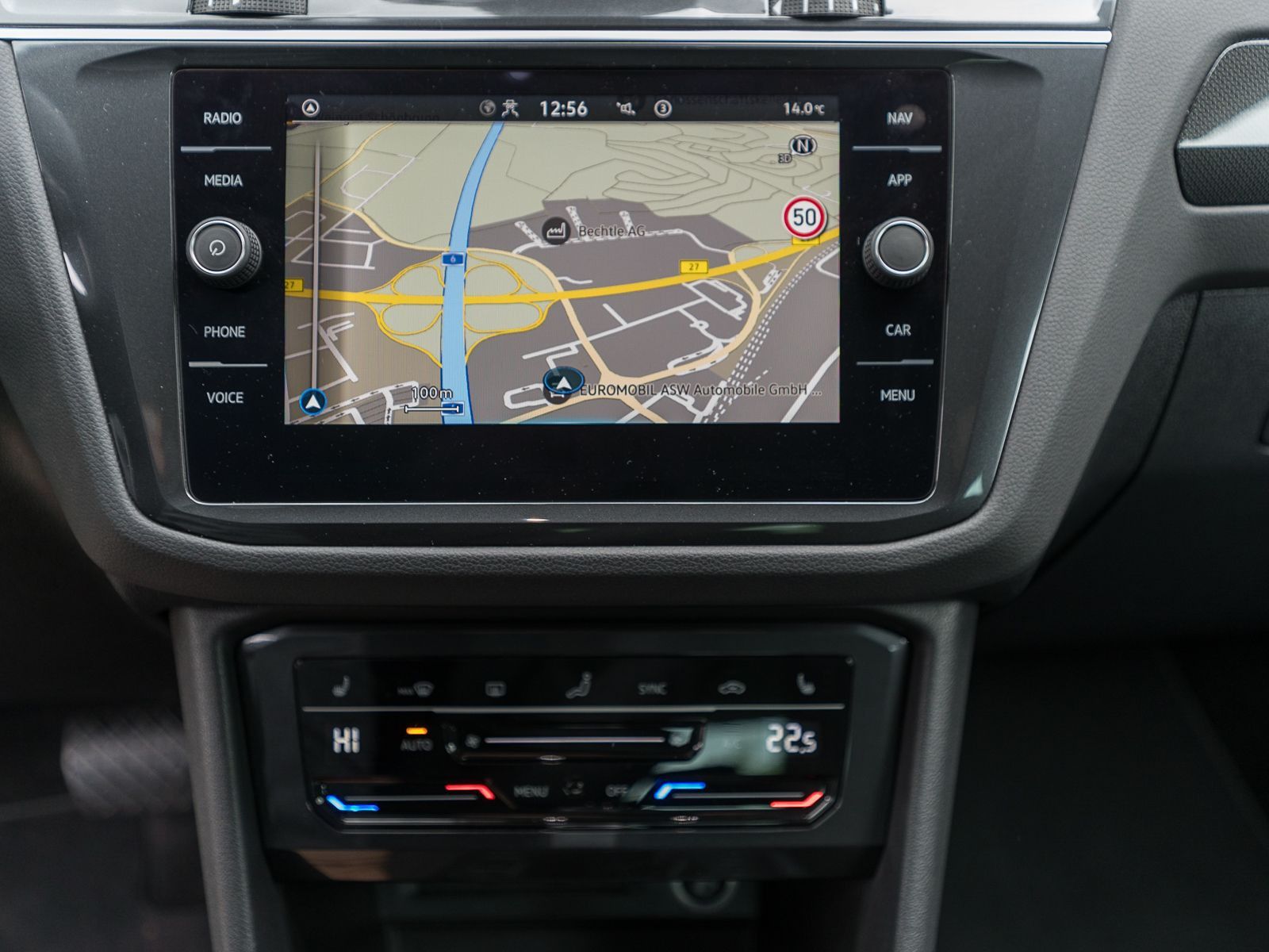 Fahrzeugabbildung Volkswagen Tiguan Elegance 1.5 TSI DSG LED NAVI HUD RFK AHK