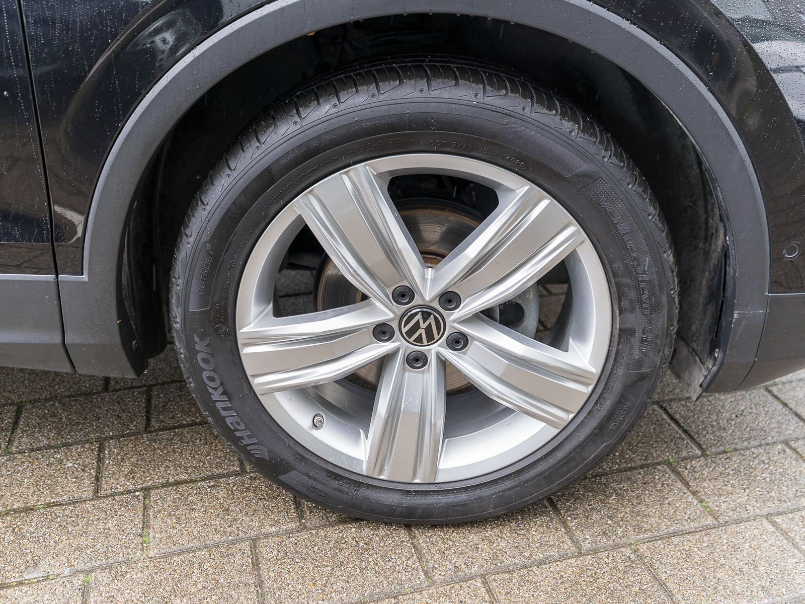 Fahrzeugabbildung Volkswagen Tiguan Elegance 1.5 TSI DSG LED NAVI HUD RFK AHK