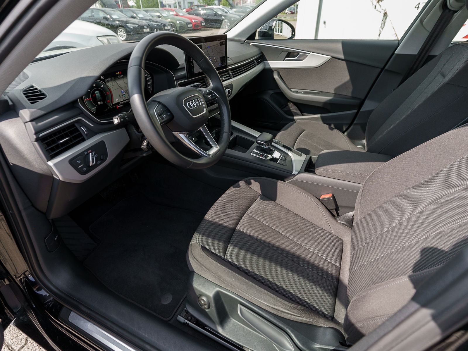 Fahrzeugabbildung Audi A4 Avant 30TDI Stronic LED Navi RFK ACC VC