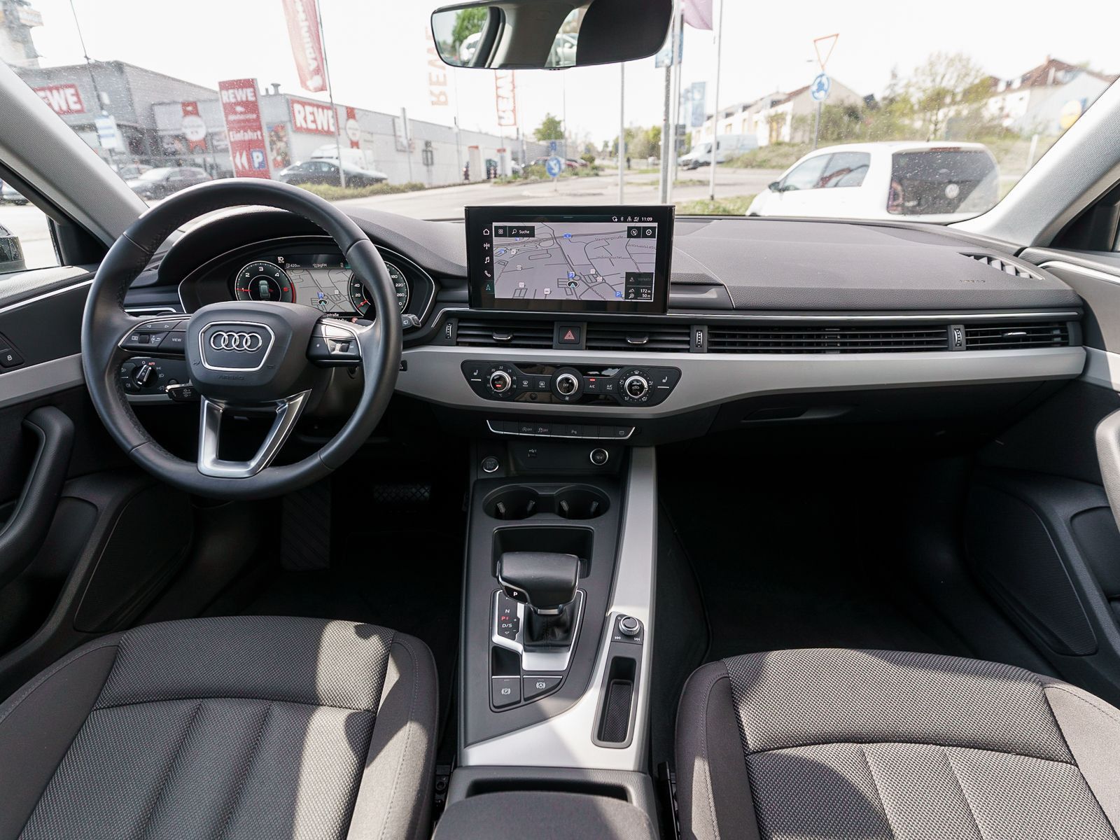 Fahrzeugabbildung Audi A4 Avant 30TDI Stronic LED Navi RFK ACC VC