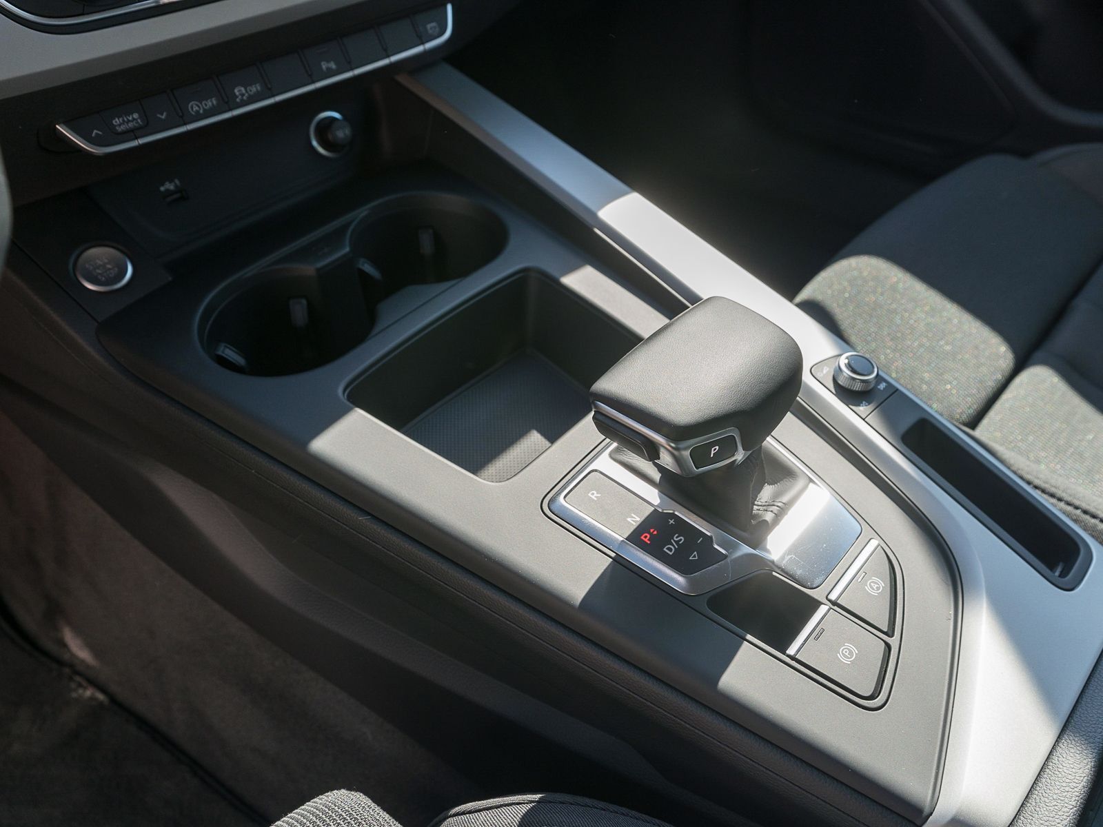 Fahrzeugabbildung Audi A4 Avant Sline 50TDI quattro Navi Matrix RFK