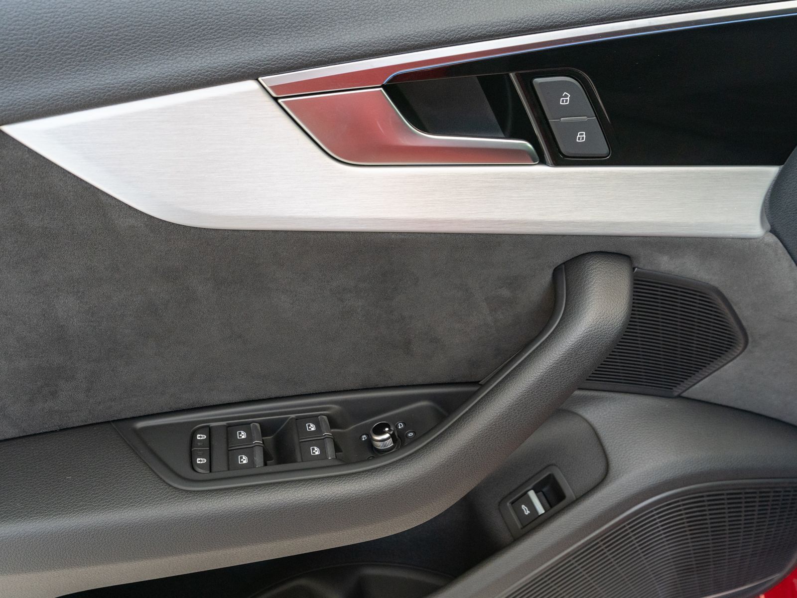 Fahrzeugabbildung Audi S4 Avant 3.0TDI quattro NAVI MATRIX PANO B&O AHK