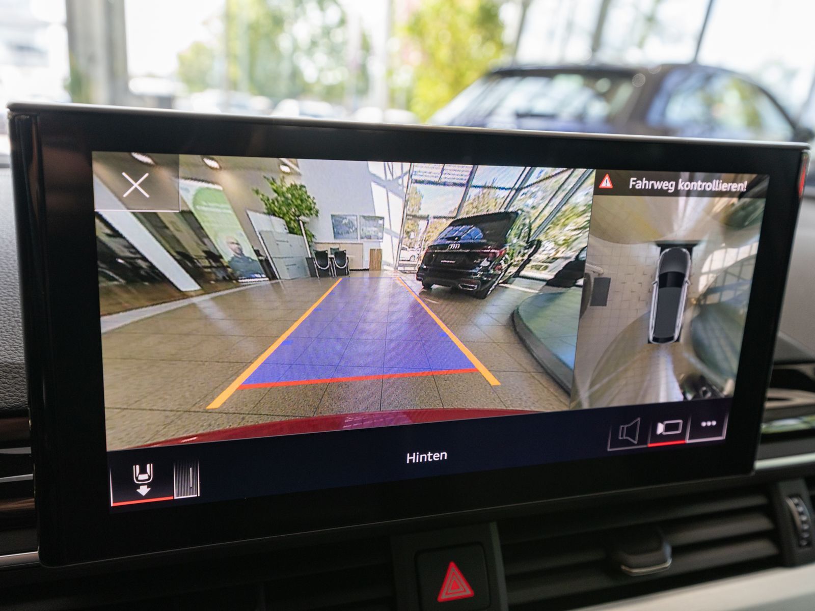 Fahrzeugabbildung Audi S4 Avant 3.0TDI quattro NAVI MATRIX PANO B&O AHK