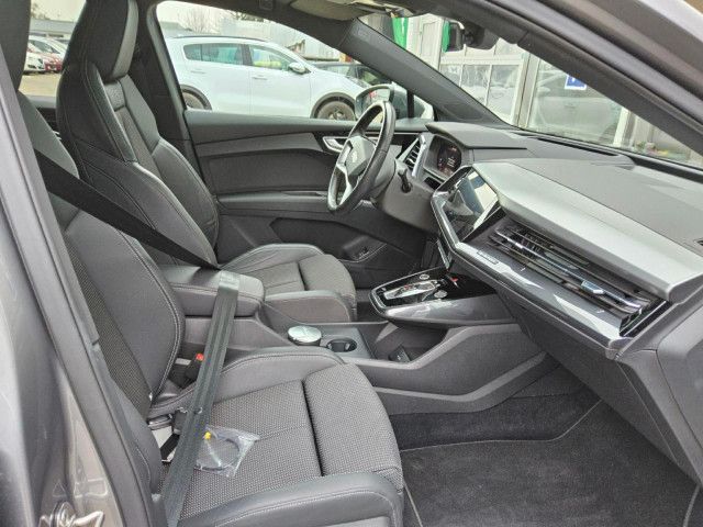 Fahrzeugabbildung Audi Q4 S line 40 e-tron LED Navi RFK Pano Wärmepumpe