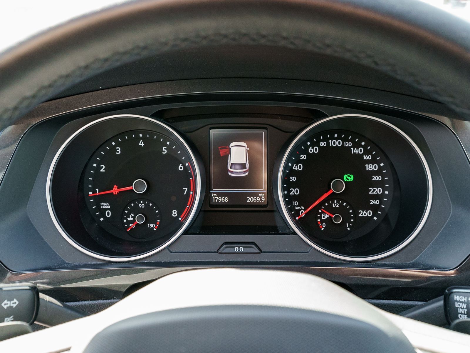 Fahrzeugabbildung Volkswagen Tiguan Life 1.5TSI DSG LED Navi RFK SHZ ACC