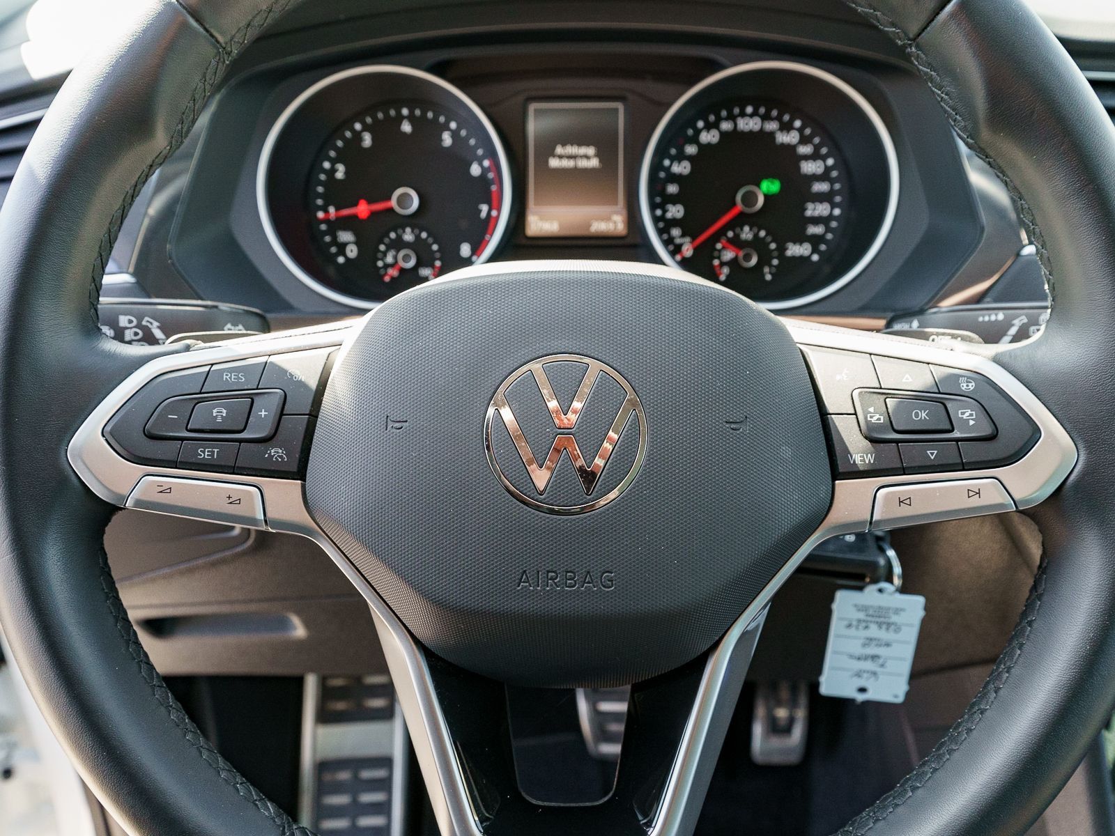 Fahrzeugabbildung Volkswagen Tiguan Life 1.5TSI DSG LED Navi RFK SHZ ACC