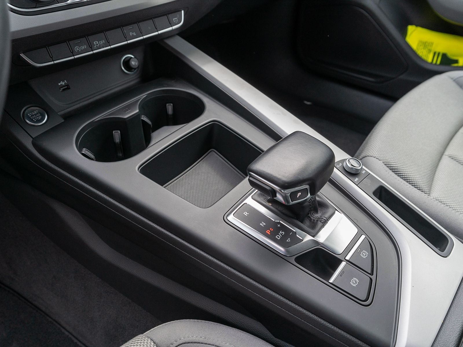 Fahrzeugabbildung Audi A4 Avant 35TDI Stronic LED Navi PDC v/h SHZ