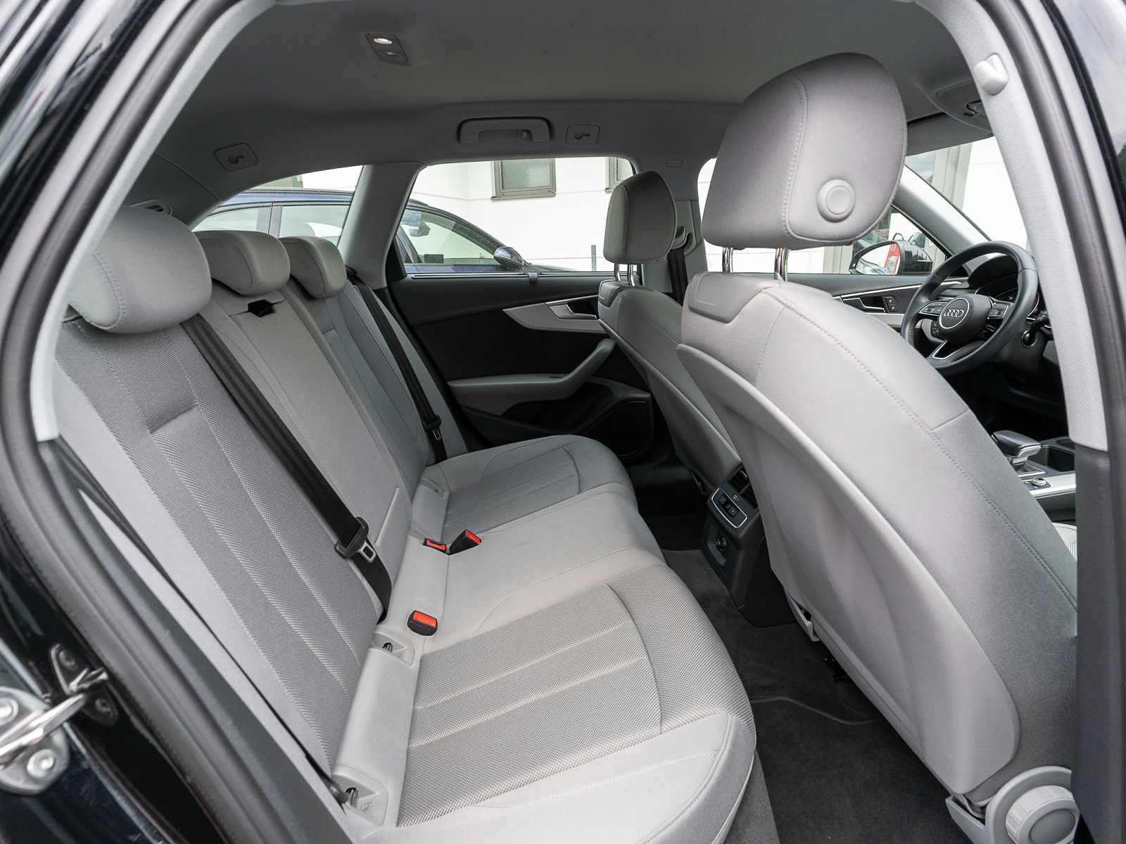 Fahrzeugabbildung Audi A4 Avant 35TDI Stronic LED Navi PDC v/h SHZ