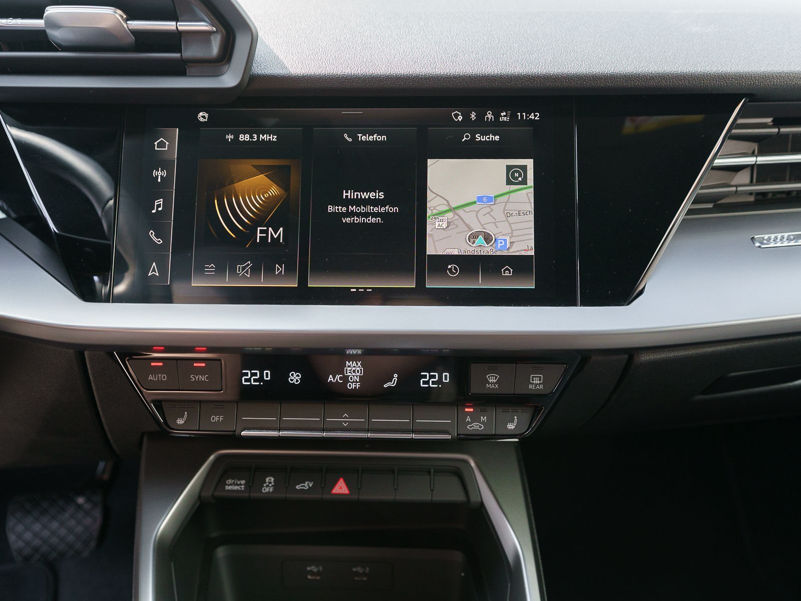 Fahrzeugabbildung Audi A3 Sportback 40TFSI e Stronic LED Navi PDC AHK