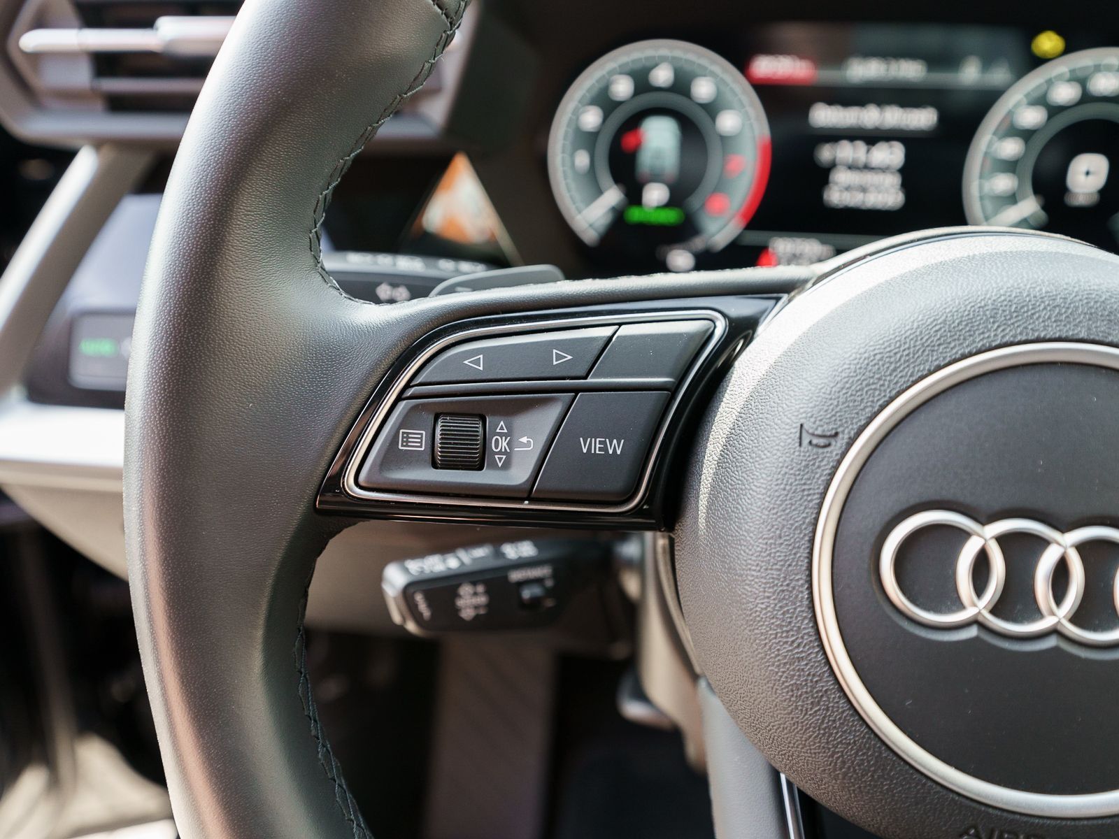 Fahrzeugabbildung Audi A3 Sportback 40TFSI e Stronic LED Navi PDC AHK