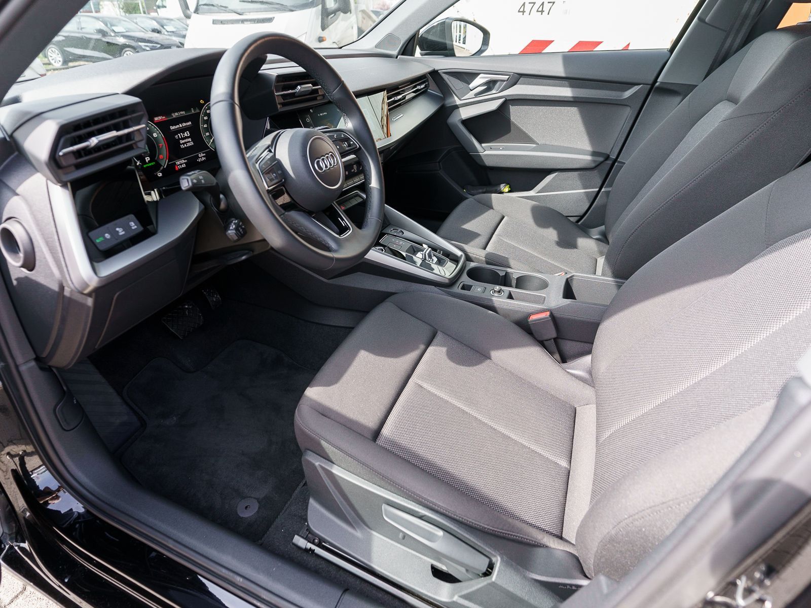 Fahrzeugabbildung Audi A3 Sportback 40TFSI e Stronic LED Navi PDC AHK