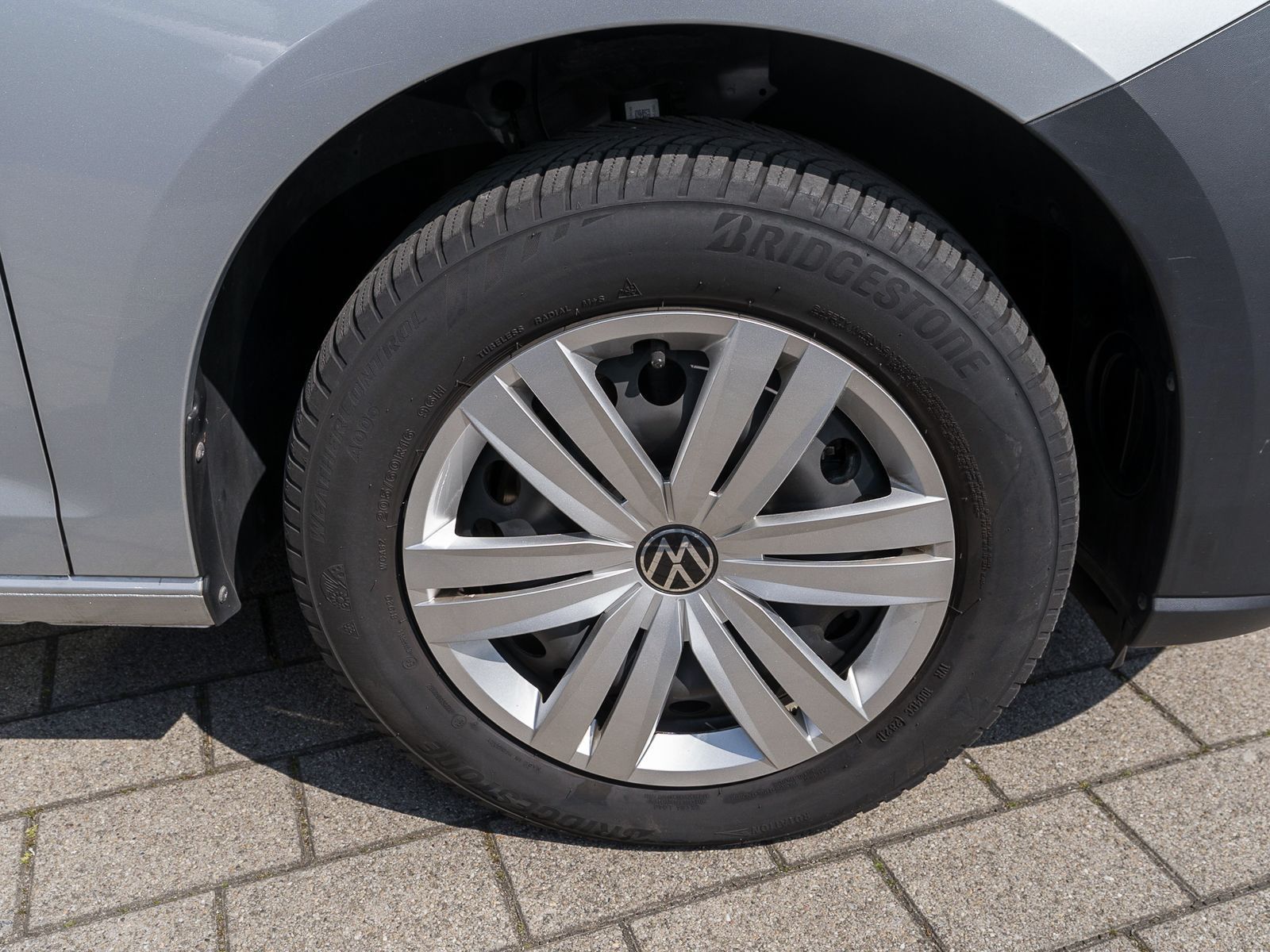 Fahrzeugabbildung Volkswagen Caddy Cargo 1.5TSI NAVI Sitzheizung PDC v/h DAB+
