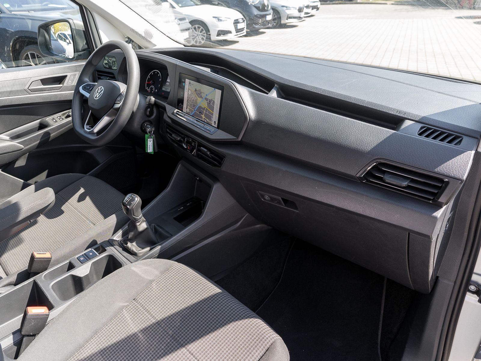 Fahrzeugabbildung Volkswagen Caddy Cargo 1.5TSI NAVI Sitzheizung PDC v/h DAB+