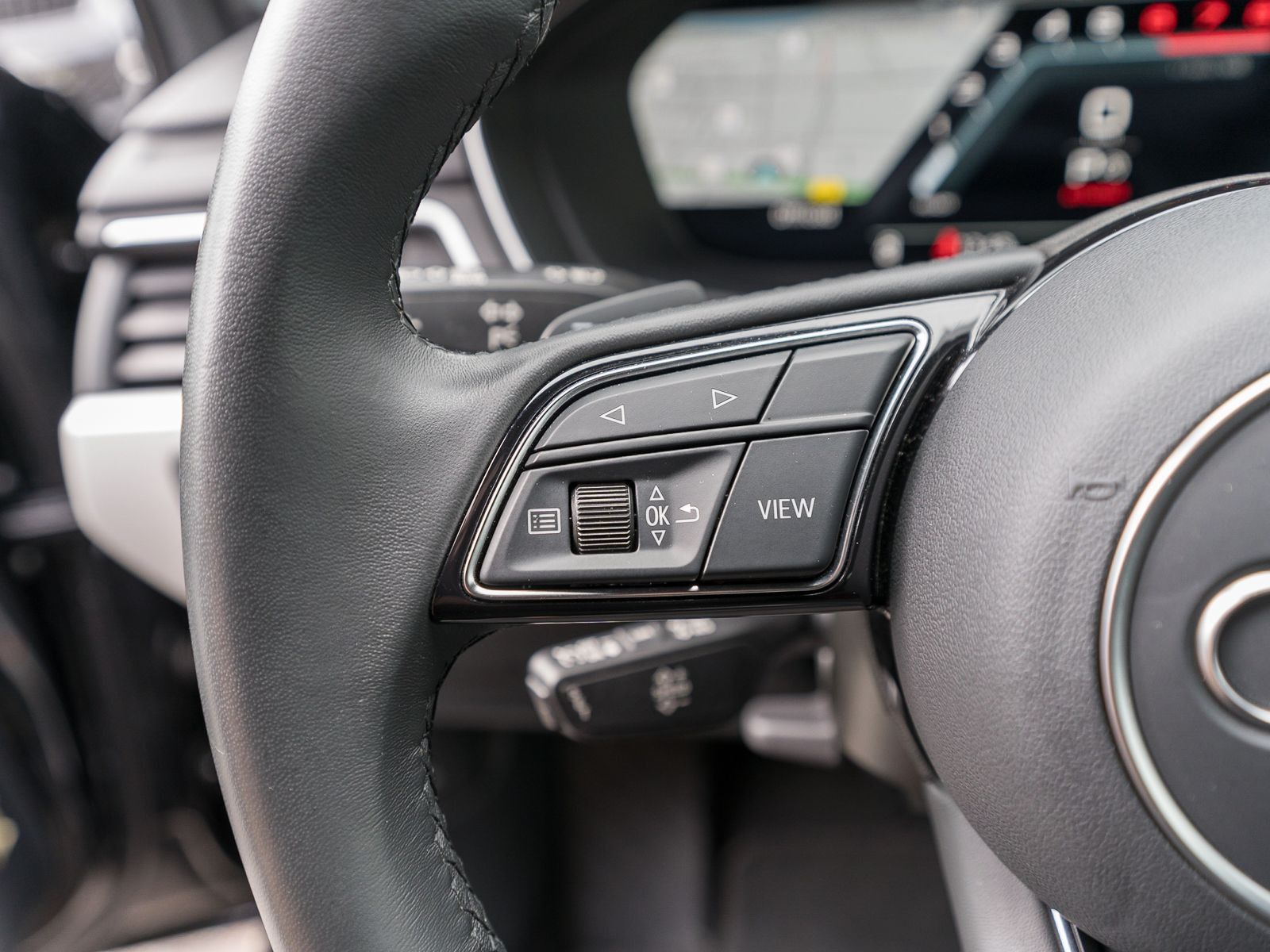 Fahrzeugabbildung Audi A4 Avant S line 40 TFSI S tronic LED NAVI RFK VC