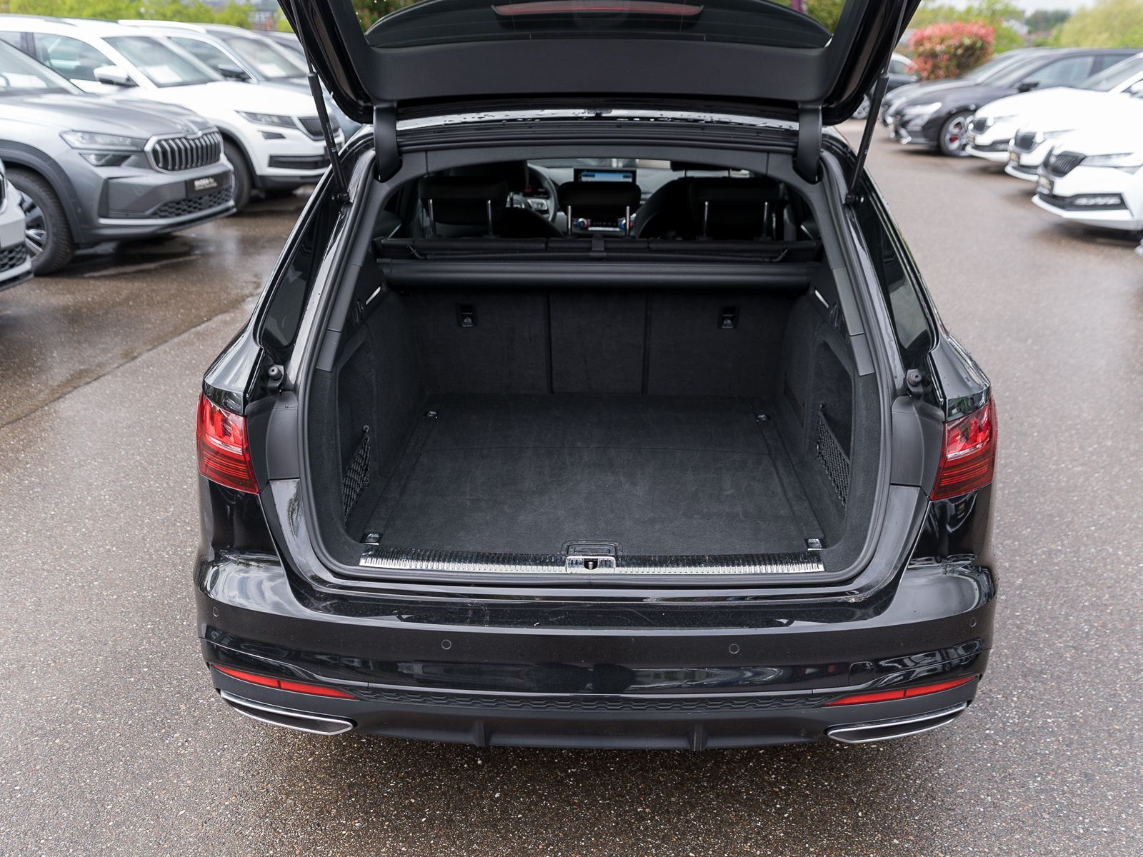 Fahrzeugabbildung Audi A4 Avant S line 40 TFSI S tronic LED NAVI RFK VC