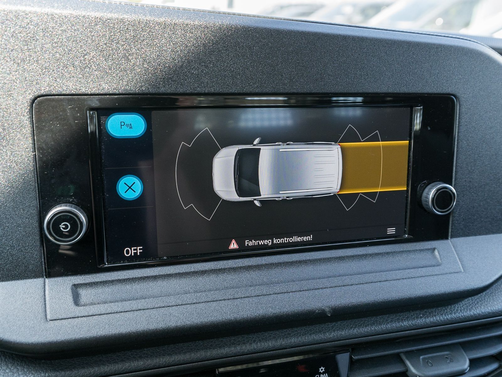 Fahrzeugabbildung Volkswagen Caddy Cargo 1.5 TSI PDC vo/hi Climatronic DAB+