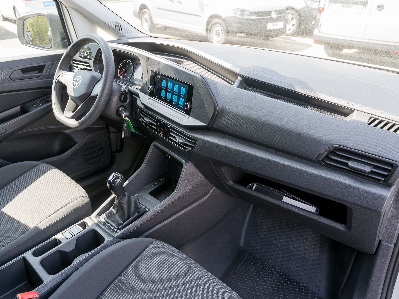 Fahrzeugabbildung Volkswagen Caddy Cargo 1.5 TSI PDC vo/hi Climatronic DAB+