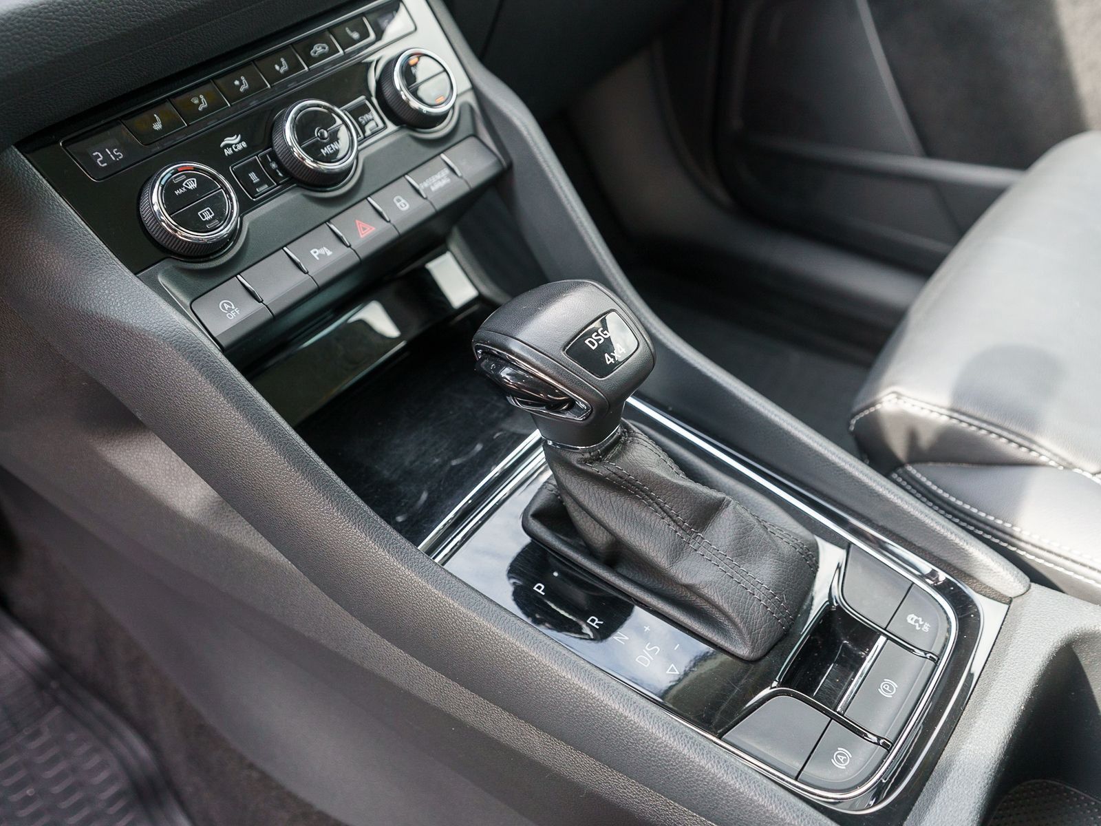 Fahrzeugabbildung SKODA Kodiaq Soleil 2.0 TDI 4x4 DSG LED NAVI LEDER ACC