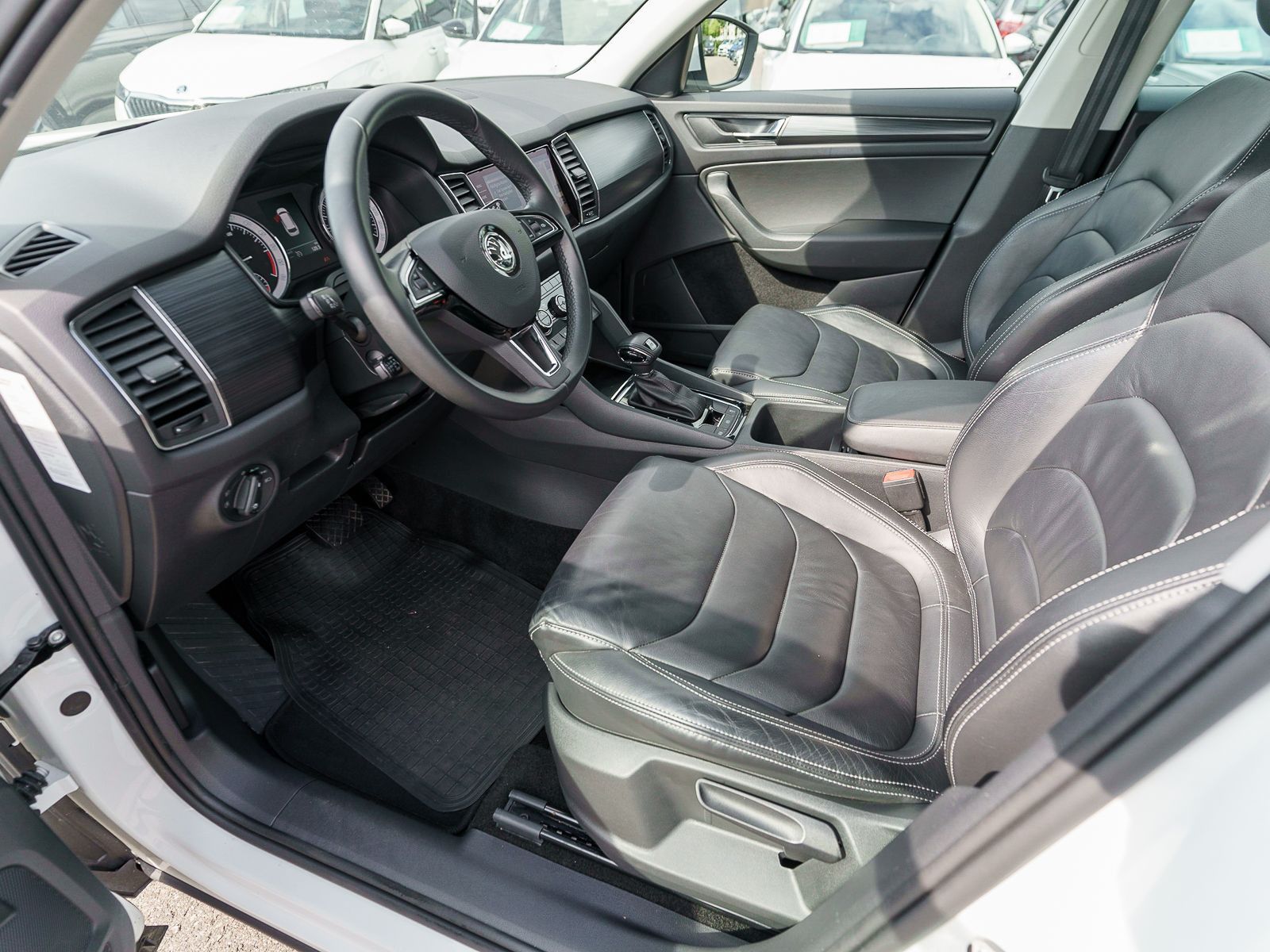 Fahrzeugabbildung SKODA Kodiaq Soleil 2.0 TDI 4x4 DSG LED NAVI LEDER ACC