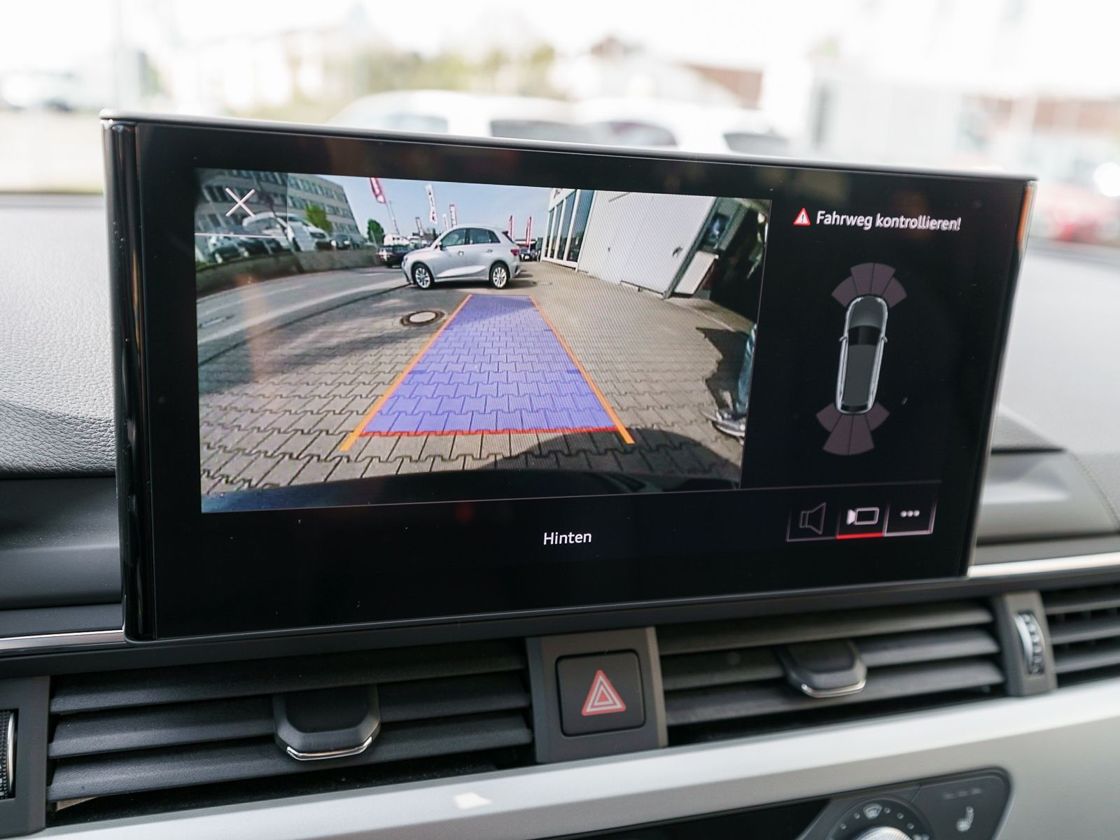 Fahrzeugabbildung Audi A4 Avant Sline 30TDI Stroni LED Navi RFK B&O AHK