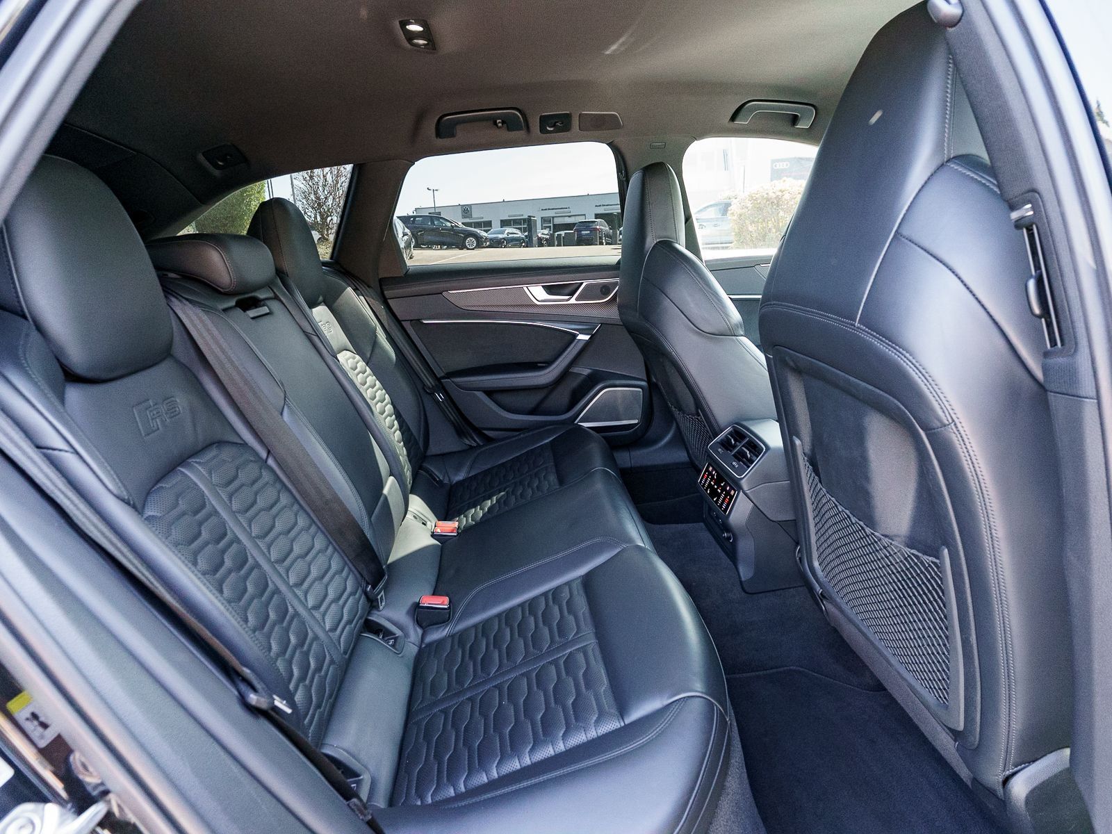 Fahrzeugabbildung Audi RS 6 Avant tiptron Navi Matrix Sport-AGA 280km/h