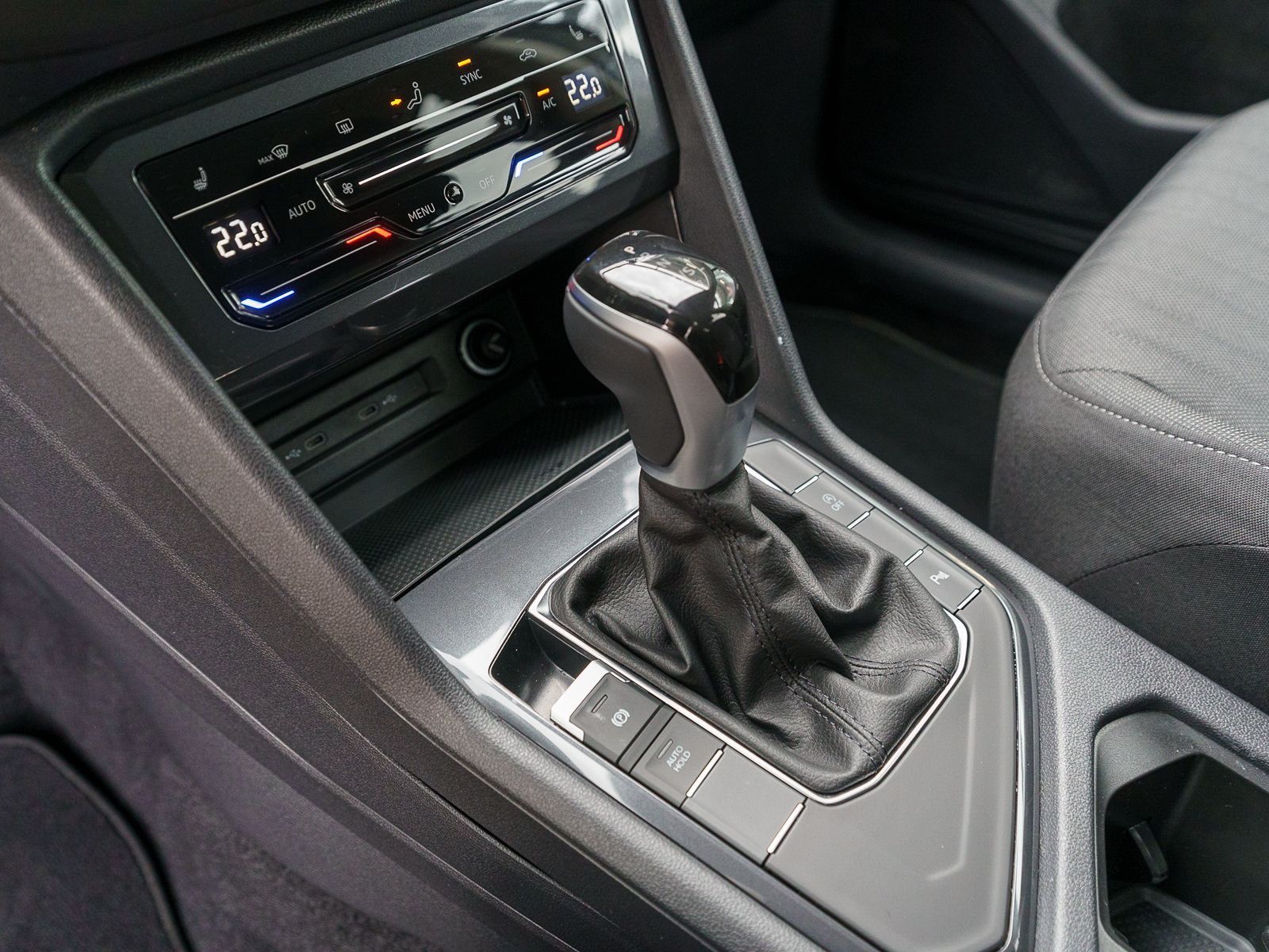 Fahrzeugabbildung Volkswagen Tiguan Allspace Life 2,0TDI DSG NAVI AHK 7Sitzer