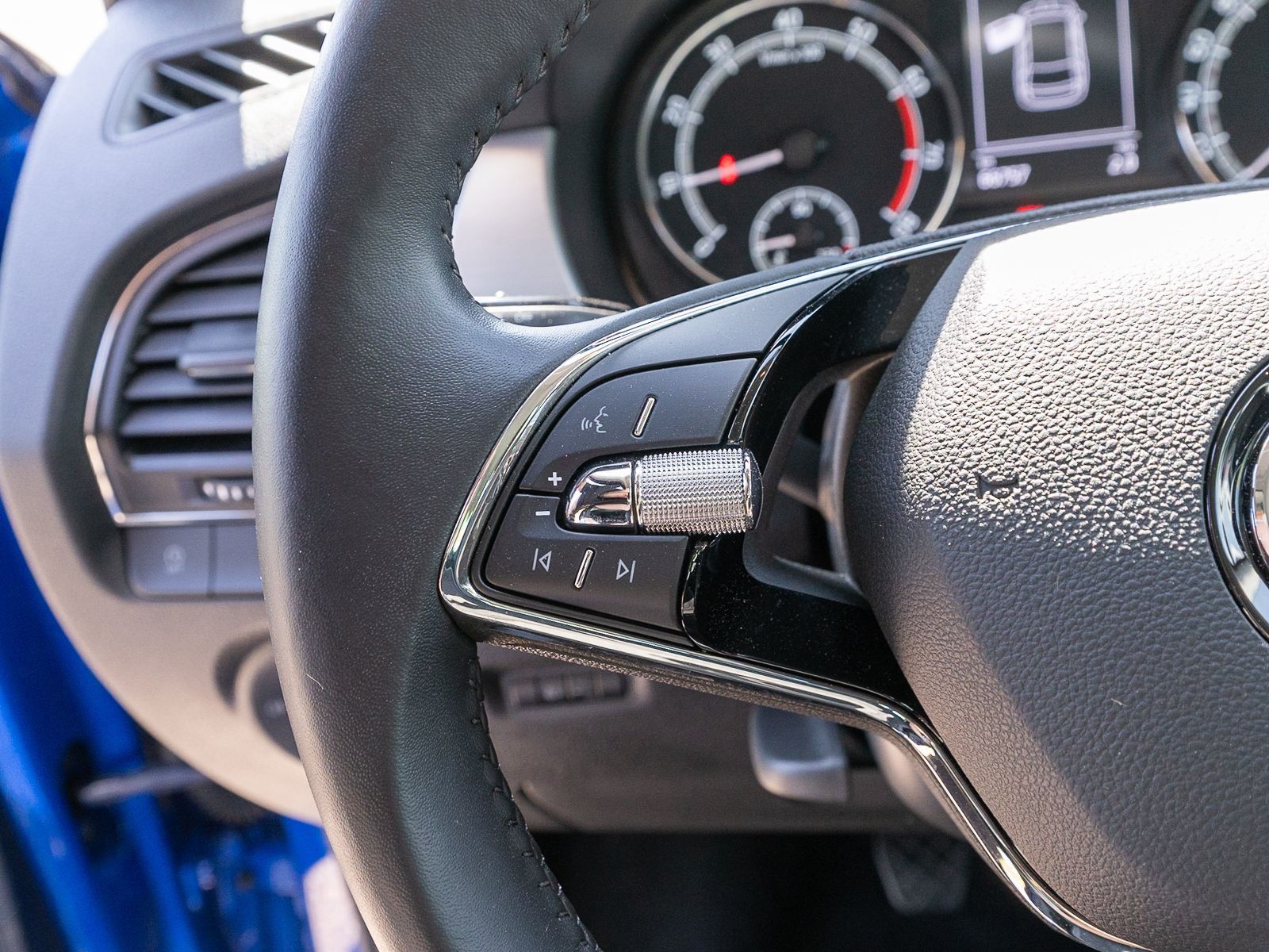 Fahrzeugabbildung SKODA Fabia Combi Ambition 1,0 TSI Klima NAVI SHZ PDC