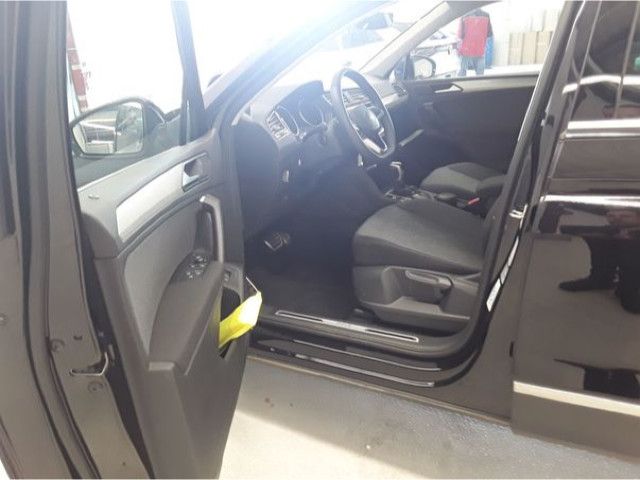 Fahrzeugabbildung Volkswagen Tiguan Life Move 2,0TDI DSG LED NAVI AHK RFK ACC
