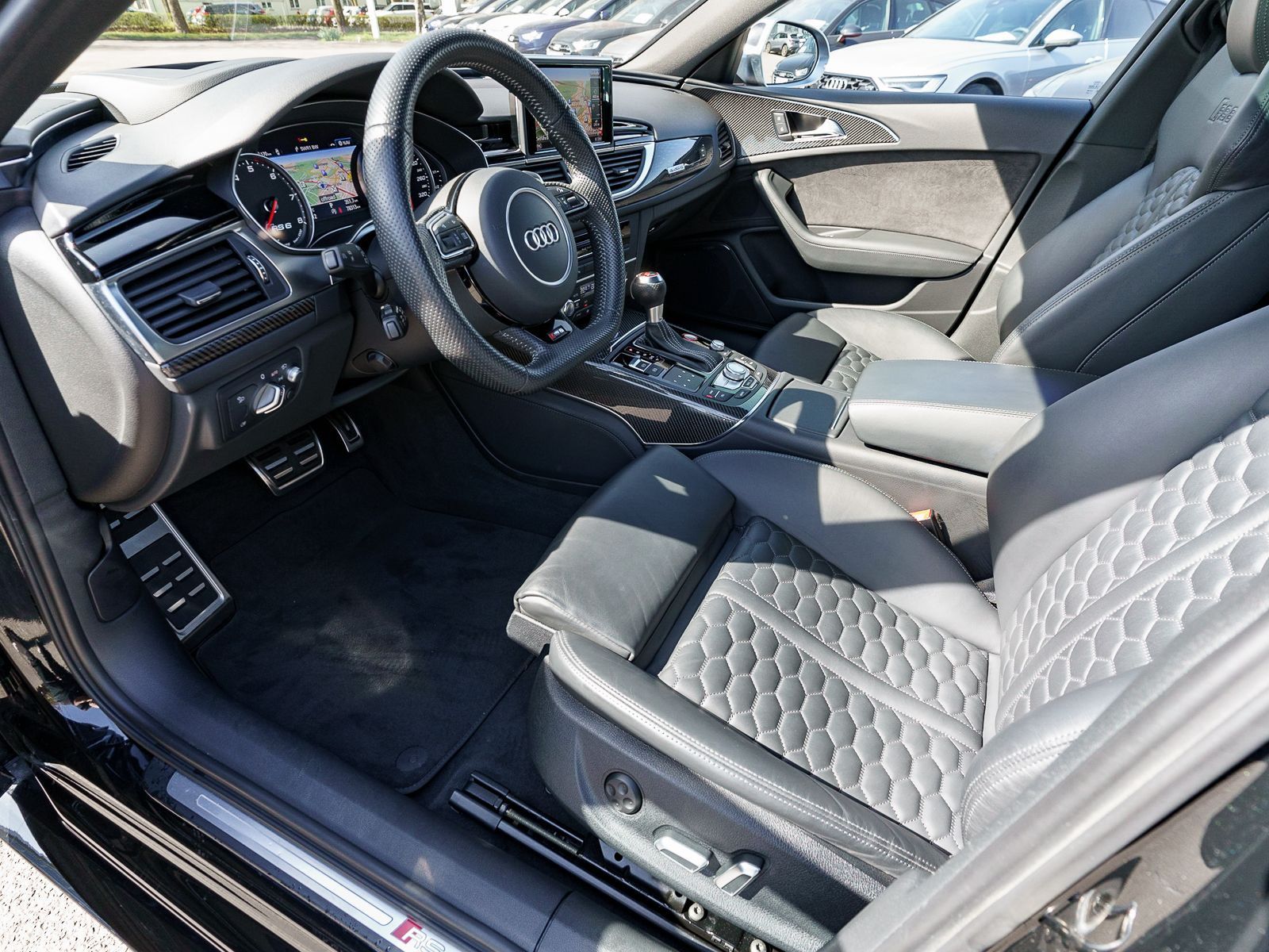 Fahrzeugabbildung Audi RS 6 Avant plus 4.0TFSI quattro Navi LED 280km/h