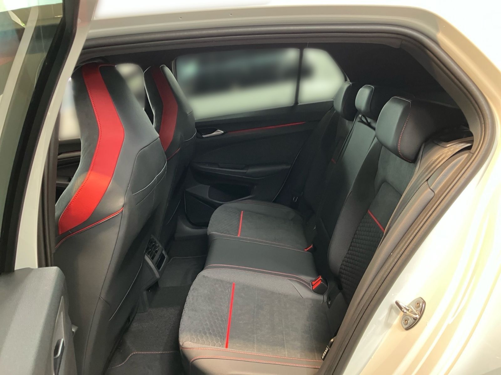 Fahrzeugabbildung Volkswagen Golf GTI Clubsport 2.0 TSI OPF 221 kW (300 PS) 7