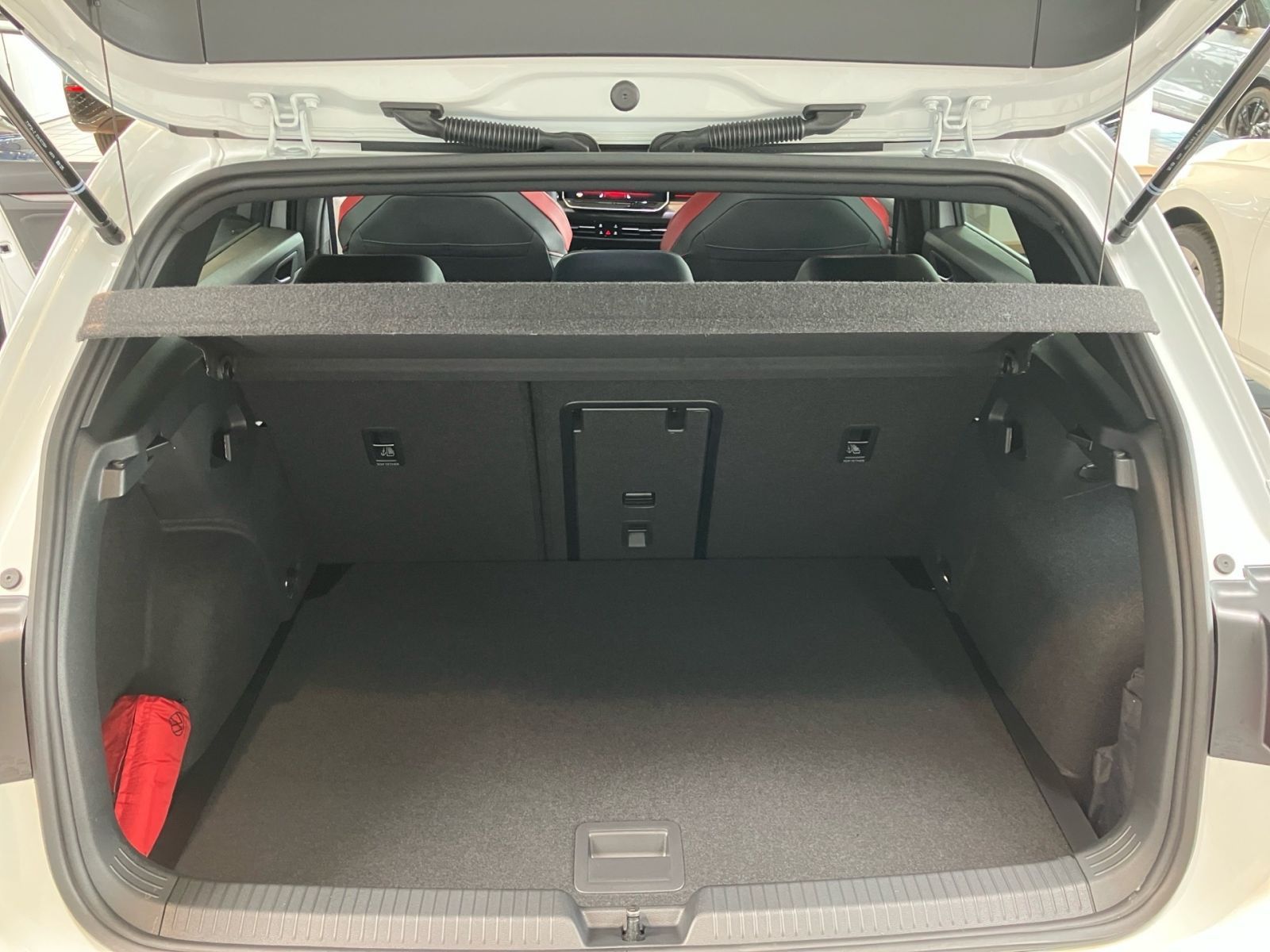Fahrzeugabbildung Volkswagen Golf GTI Clubsport 2.0 TSI OPF 221 kW (300 PS) 7