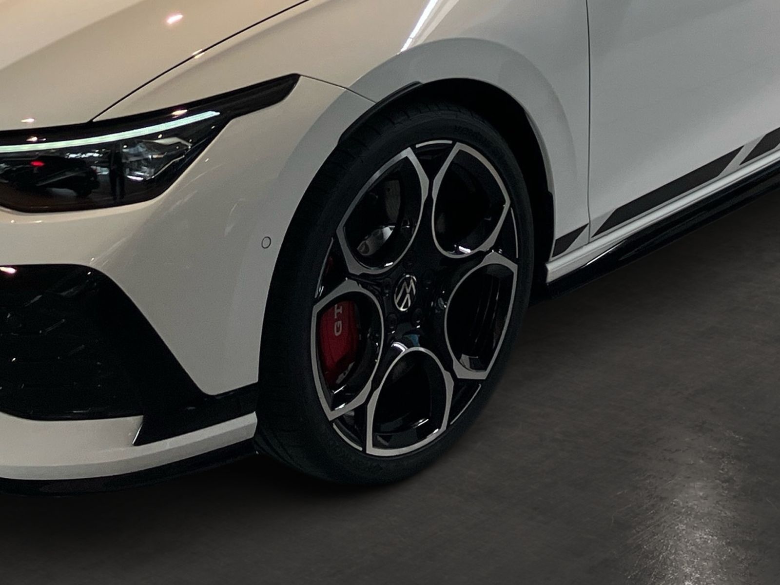Fahrzeugabbildung Volkswagen Golf GTI Clubsport 2.0 TSI OPF 221 kW (300 PS) 7