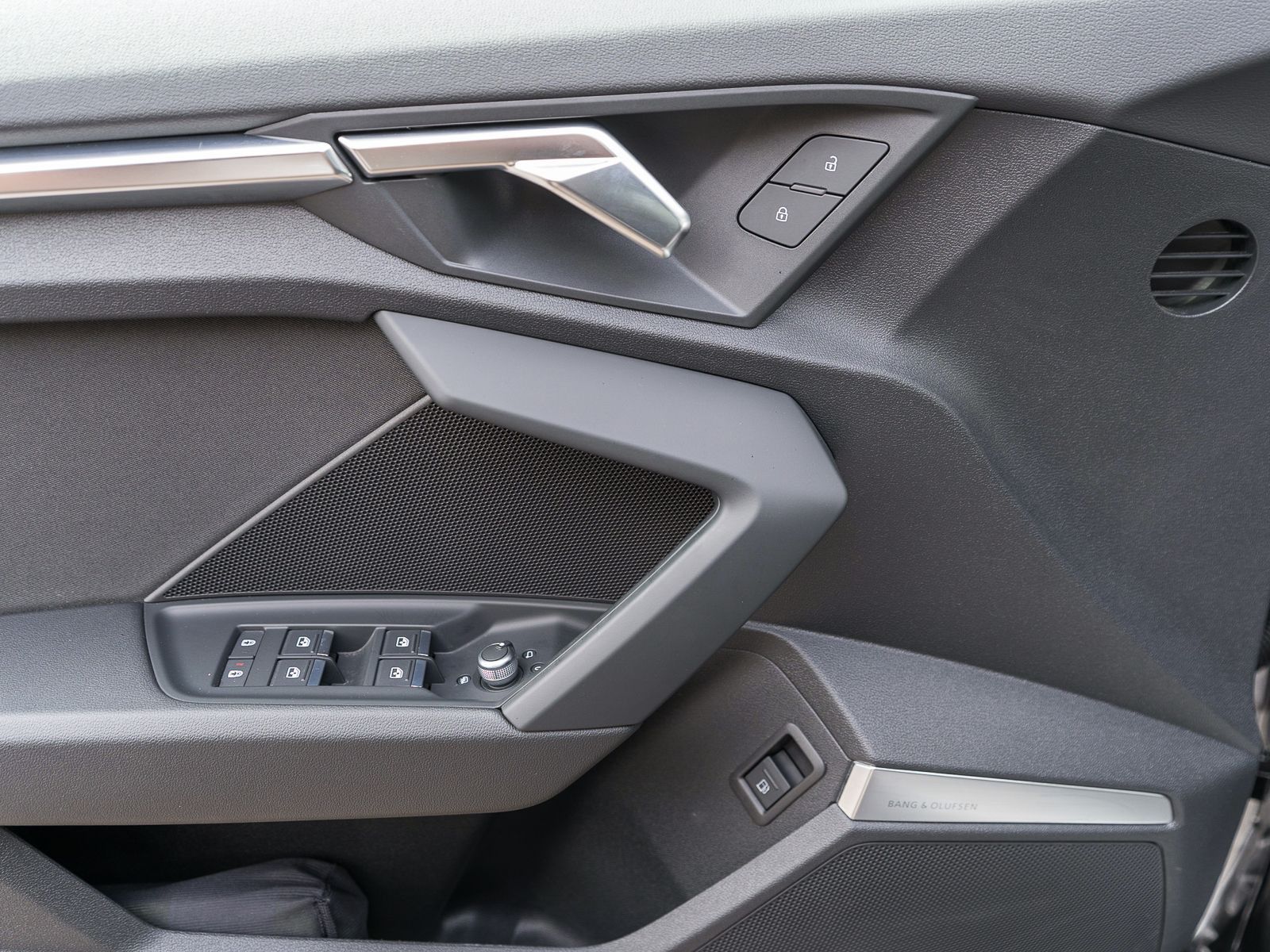 Fahrzeugabbildung Audi A3 Sportback Sline 45TFSI e Stronic LED RFK B&O