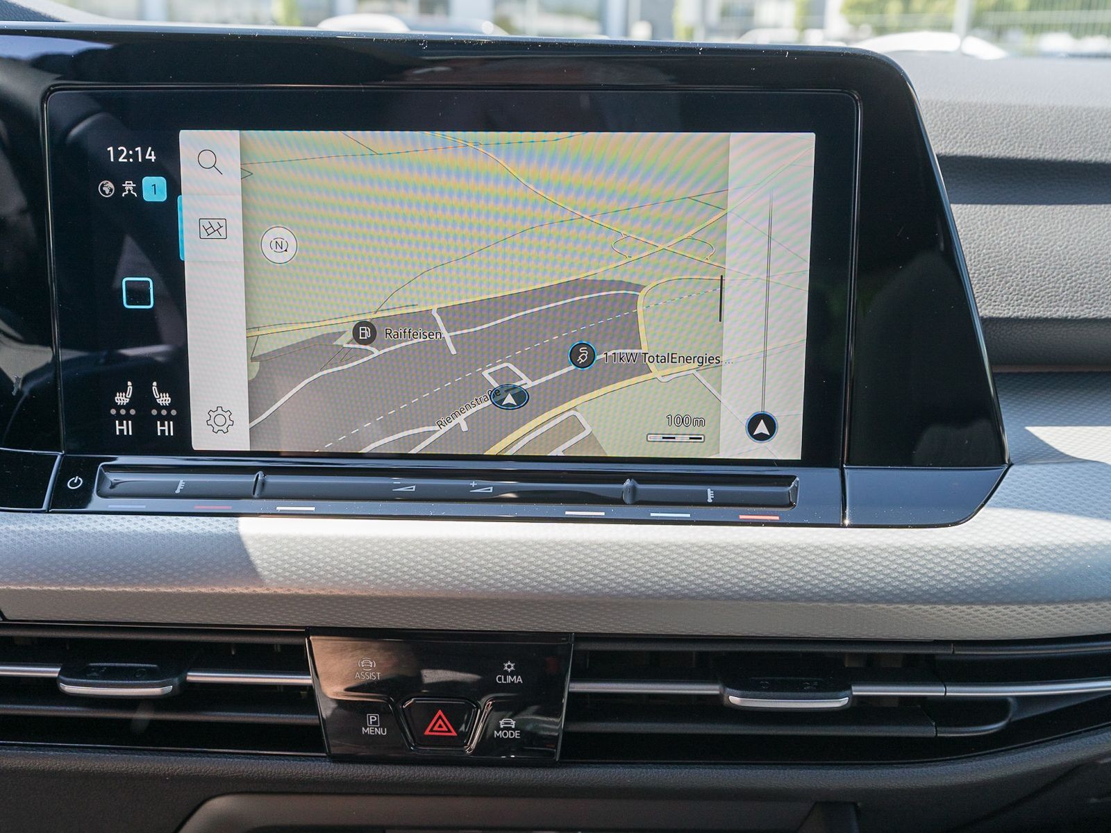 Fahrzeugabbildung Volkswagen Golf Move 2.0 TDI DSG LED Navi RFK Pano HUD AHK