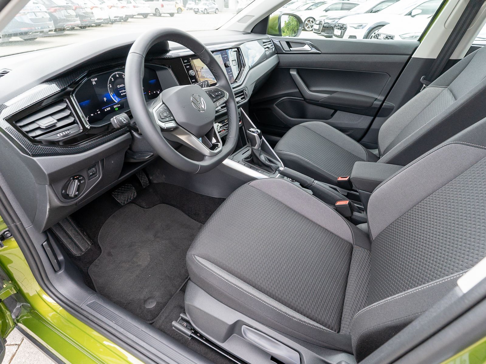 Fahrzeugabbildung Volkswagen Taigo Life 1.5TSI DSG LED Navi PDC VC SHZ AHK
