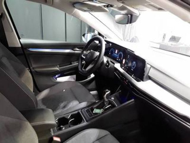 Fahrzeugabbildung Volkswagen Golf Move 1.5TSI 6-Gang LED Navi RFK ACC SHZ AHK