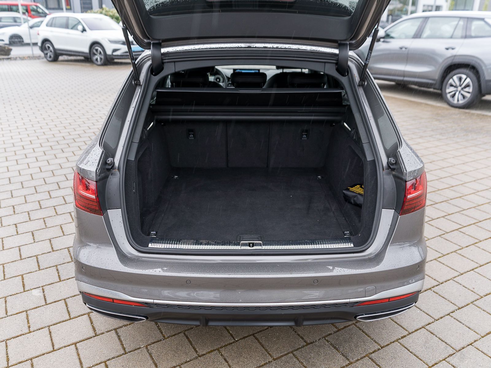 Fahrzeugabbildung Audi A4 Avant S line 40TDI Stronic LED Navi ACC AHK