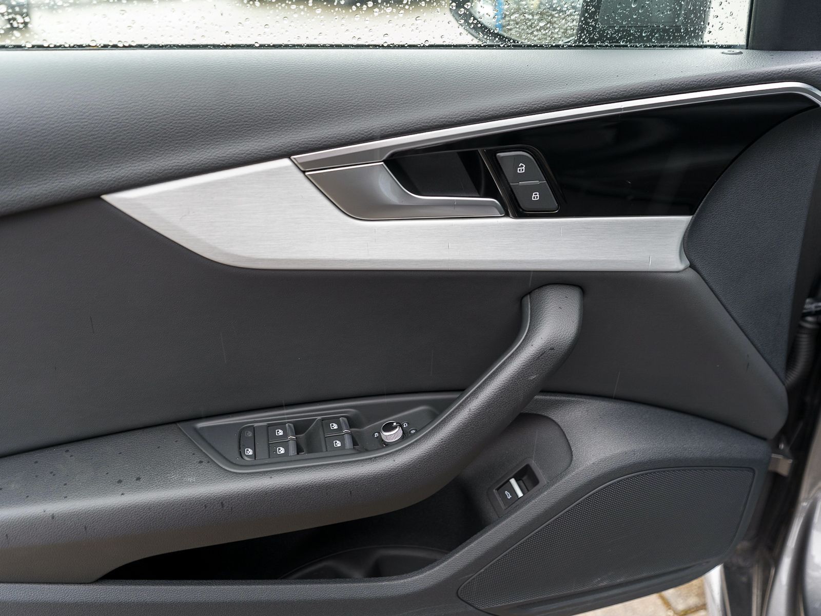 Fahrzeugabbildung Audi A4 Avant S line 40TDI Stronic LED Navi ACC AHK